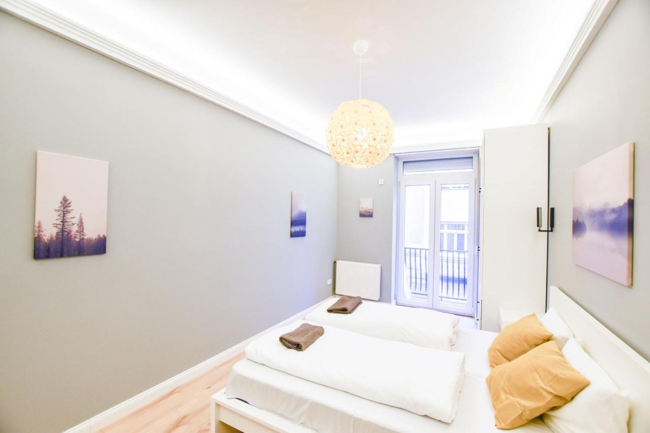 Riverside Apartment In Downtown Budapest Esterno foto